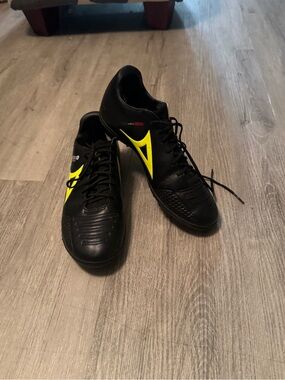 Pirma Black & Yellow Men’s Athletic Soccer Shoes